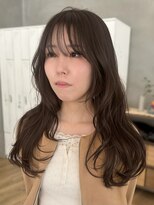 アトロ(Atoro)&nbsp;レイヤーカット×ゆる巻で大人っぽい抜け感ヘア
