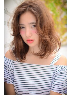 ナイン 麻布十番(NINE) NINE  外国人セミディ