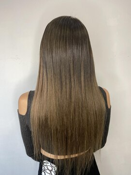 フツーロ 栄(FUTURO) #グラデーション#グレージュ#ダイヤモンド毛質