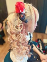 メゾンドミニョン(Maison de Mignon)&nbsp;編み込みハートサイドポニー