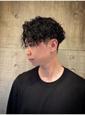 1990黒髪ツーブロック刈り上げフェードツイストスパイラルパーマ