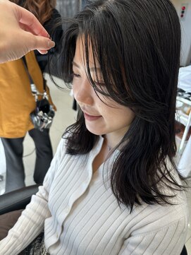 シュール(Sure) 黒髪ミディアム