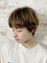 ルーファス メグロ(Ruufus Meguro) エフォートレスなショートパーマ|白髪ぼかしスタイル