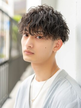 フイ 梅田(Hui.) 韓国風ウェーブヘア メンズパーマ/ツイストスパイラル/天神橋筋