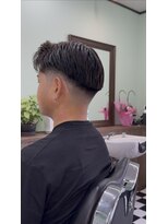 ケーエムシーセントラルルーツ(KMC Central Roots)&nbsp;スキンフェード、サイドパート