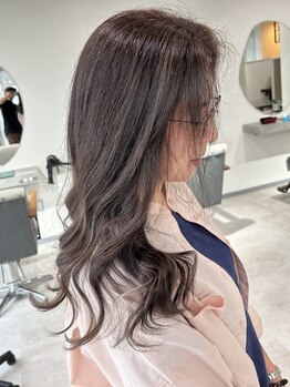 エルピス 大和店(elpis)の写真/【朝のセットを1分に短縮】縮毛矯正後の髪にも対応◎髪質に合わせて、ふんわり柔らかな大人可愛いを実現♪