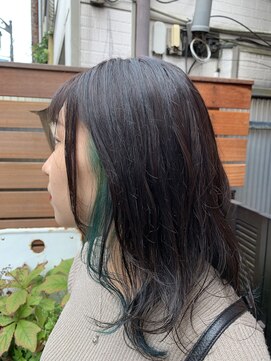 ヨナサン(Yona Saint) グリーンインナーカラー