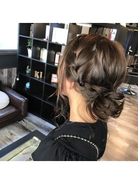 キラ(KIRA) お団子アレンジ