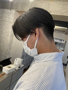 バイフィフス 原宿/表参道(by fifth) ナチュラルセンターパート/ツーブロ刈り上げ/王道ヘア