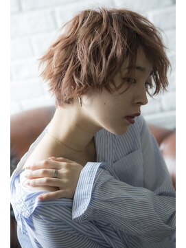 ミエル ヘア 新宿(miel hair) 〈mielhair新宿〉外国人風 ベージュ ショート ブリーチ