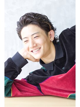 にもう ミディアムウルフ　バックパーマ　スリックバック　M