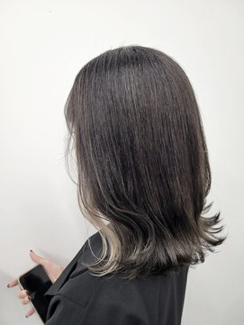 ゴットラトゥール(GOTTO LATOUR) イメチェン外ハネくびれミディアムイヤリングカラー