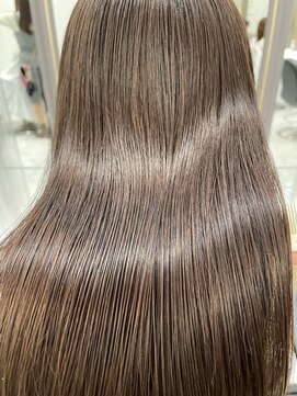 エスカーラ 表参道(THE ESCALA) @aidaman321 髪質改善/髪質改善縮毛矯正/髪質改善トリートメント