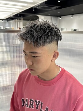 ゼスト 八王子店(ZEST) ホワイトメッシュ ジェット 短髪 フェザーアップ フェード