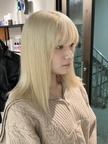 コワファーストナガサキシャンプーボーイ(COIFF1RST NAGASAKI SHAMPOO BOY)&nbsp;ブリーチ2回 ホワイトブロンド 抜きっぱなしブリーチ