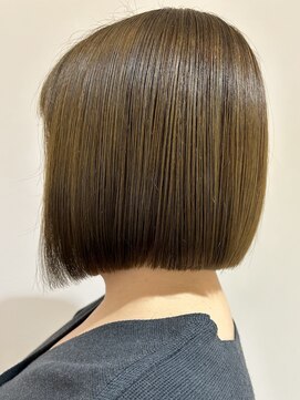 カルゥグラッシー(KALOU glassi) ぱっつとボブ*オリーブ【荒みずほ】