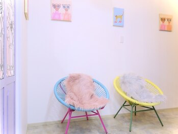 LAURA HAIYAMAKASHI【ロラ　ハイヤマカシ】