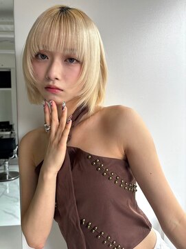 ランテルディ 渋谷(LANTERDIT) 顔周りレイヤーカット　丸みボブ　ホワイトブロンド　ハイトーン