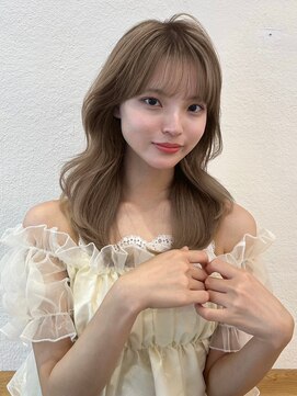 ユーフォリア 渋谷グランデ(Euphoria SHIBUYA GRANDE) レイヤーカット　ヘーゼルベージュ　顔まわりカット