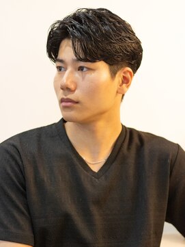 ポリッシュマン コウベ(POLISHMAN.KOBE) メンズミディアム　センターパート　ニュアンスパーマ