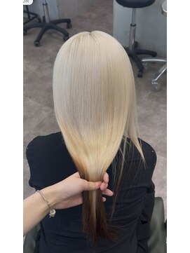 モニカ 原宿店(MONIQA) ブロンド