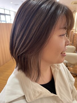 ニューヨークニューヨークマザーズ(NYNY Mothers) イヤリングカラー/ベージュ/切りっぱなし/ワンレングスボブ