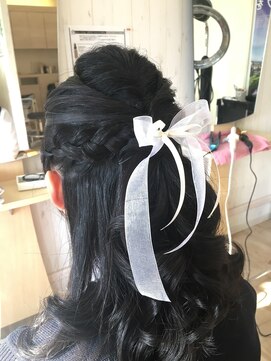 ヘアーメイクリベール(Hair make Riveal) ハーフアップ