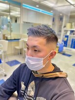 ヘアートーク アイズ(HAIR TALK I's) アイスブルー×スキンフェード