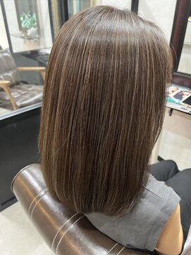 ロミータ by P.C.H(Lomita) 脱白髪染ハイライトカラー