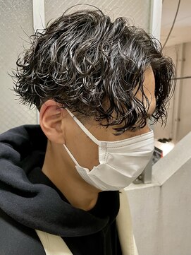 フィフス 名駅(fifth) 波巻きセンターパートツイストスパイラルツーブロックメンズヘア