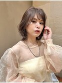 ラベンダーベージュ 外ハネ切りっぱなしボブ レイヤーミディアム