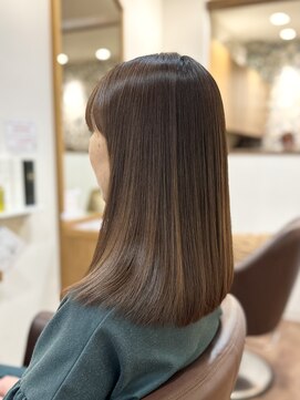 フリージア(freesia) 艶髪ストレート/髪質改善トリートメント/30代40代50代