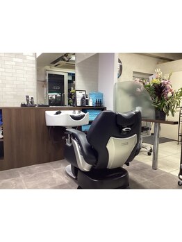 頭皮クレンジングで頭皮も髪もスッキリ！気になる匂いも除去し、清潔感×好印象なスタイルをご提案◎