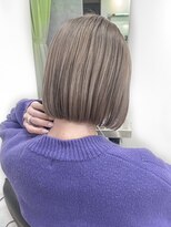 リラ バイ ミラ 新宿(LILA by MILA)&nbsp;透明感ブリーチダブルカラー/切りっぱなしハイトーンボブ/新宿