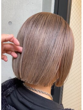 ヴァーディ オモテサンドウ(Vardy omotesando) ハイトーンボブ・ミルクティーカラー・表参道ケアブリーチ・原宿