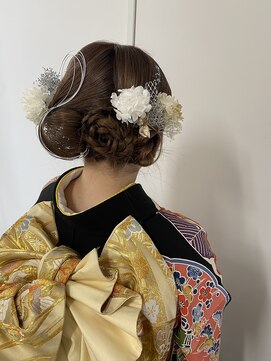 ヘア メイク エア コーディネーション シニヨンアレンジ