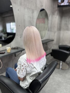 ノーン(NONE) ホワイトブロンド×裾ピンクカラー