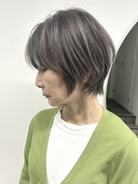 白髪ぼかしハイライト/ショートカット/40代50代/【西長堀駅】