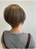 グレージュカラーのショートボブ