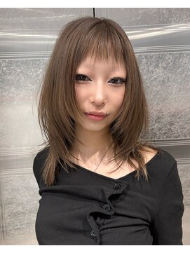 ノラ ウメダ(NORA UMEDA) Y2K平成ヘアケアブリーチ透明感カラーハッシュカット