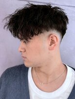 ディスイズバーバー(THIS IS BARBER) スキンフェード 刈り上げショート ニュアンスパーマ 【札幌】