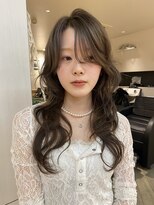ローグ(Logue)&nbsp;動きの出るレイヤーカット/透明感グレージュ