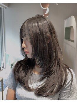 ムーム(Momb)の写真/【岡崎/東岡崎】ミディアム、ロングの小顔韓国レイヤーカット◎前髪、顔まわり、透明感カラーが大人気