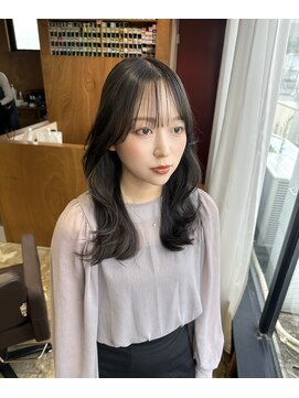 イロ(iro) 大人可愛いくびれヘア×暗めグレー