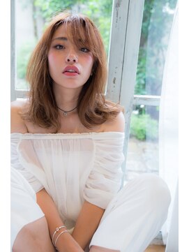 リル(Lilou) 【Lilou】外ハネ大人ミディアム Lilou 尾形