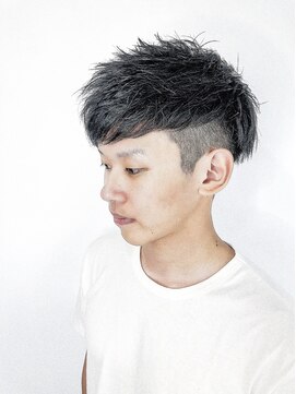 トッカ(tocca) ツーブロックショートスタイル