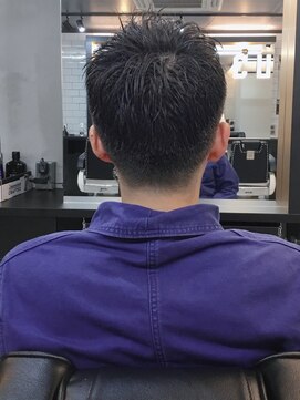 フランクスバーバーリザーブ 人形町店(FRANK’S BARBER RESERVE) アップバングナチュラルグラデーション