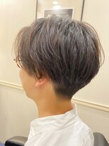 グレイスフル バーバープラチナム 六本木店(Graceful Barber platinum)&nbsp;センターパート/刈り上げ/２ブロック<理容室><六本木>