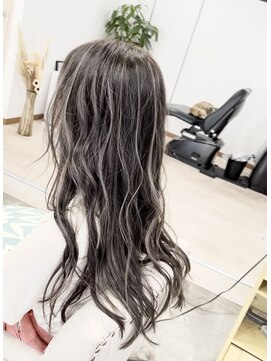 ペイジ(PEIGE) コントラストハイライト×シルバーベージュ☆