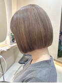 中明度ミルクティーベージュワンブリーチダメージレスハイトーン